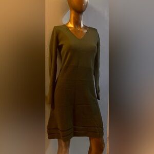 Ann Taylor Forest Green V-Neck Dress new with tags $129.99